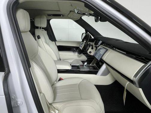 2025 Land Rover Range Rover P530 SE