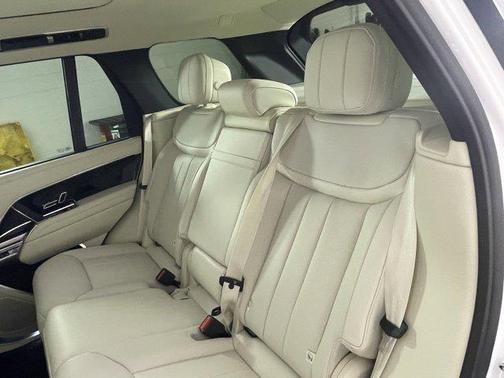 2025 Land Rover Range Rover P530 SE