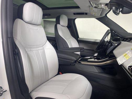 2025 Land Rover Range Rover Sport SE