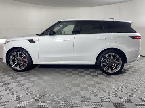 2025 Land Rover Range Rover Sport SE