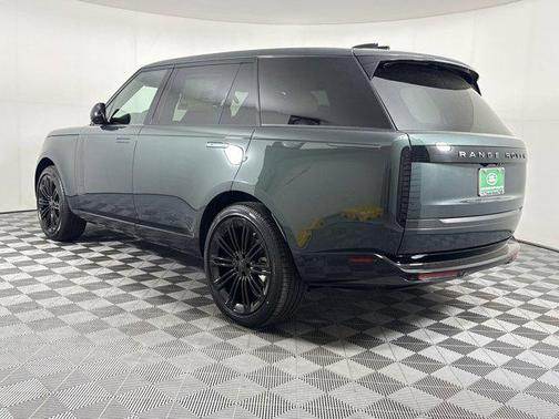 Belgravia Green Metallic 2026 Land Rover Range Rover P400 SE 7 Seat