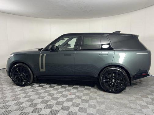 2025 Land Rover Range Rover P400 SE