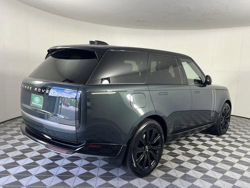 2025 Land Rover Range Rover P400 SE