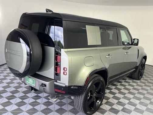 2025 Land Rover Defender 110 P500 X-Dynamic SE