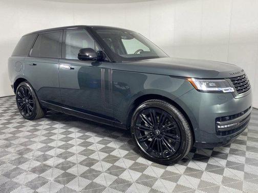 2025 Land Rover Range Rover P530 SE