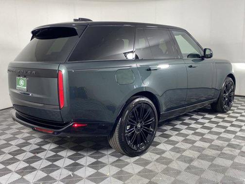2025 Land Rover Range Rover P530 SE