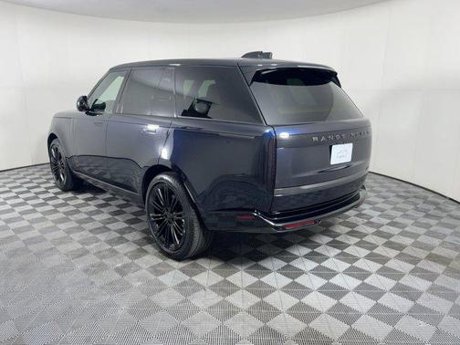 2026 Land Rover Range Rover P530 SE