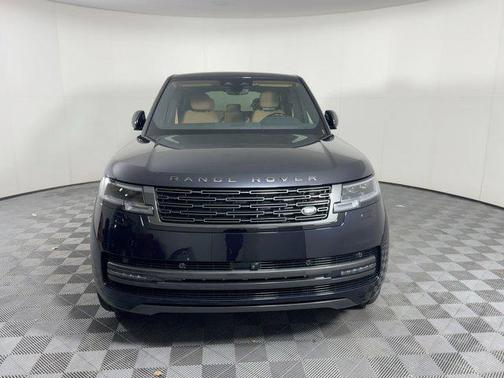 2026 Land Rover Range Rover P530 SE