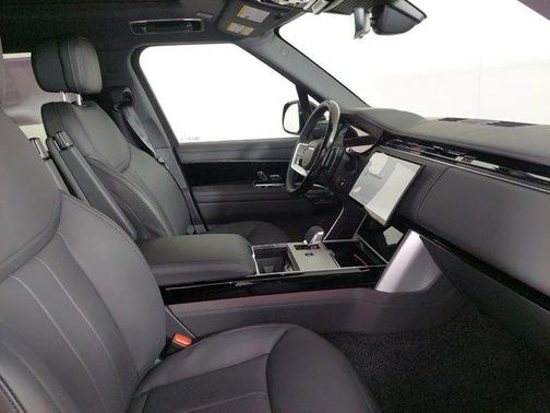 2024 Land Rover Range Rover P530 SE