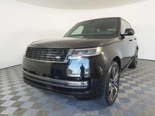 2024 Land Rover Range Rover P530 SE