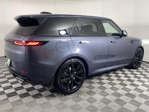 2024 Land Rover Range Rover Sport SE