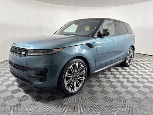 Giola Green Metallic 2024 Land Rover Range Rover Sport SE