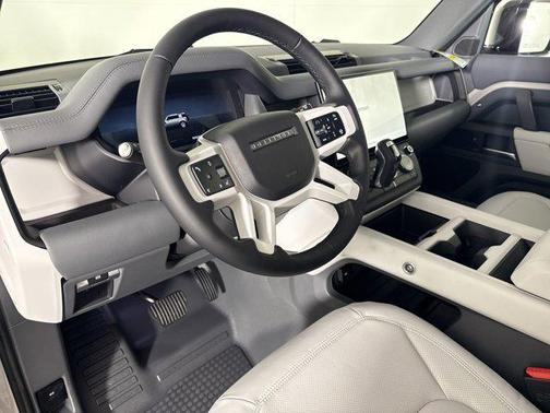 2026 Land Rover Defender P400 X-Dynamic SE