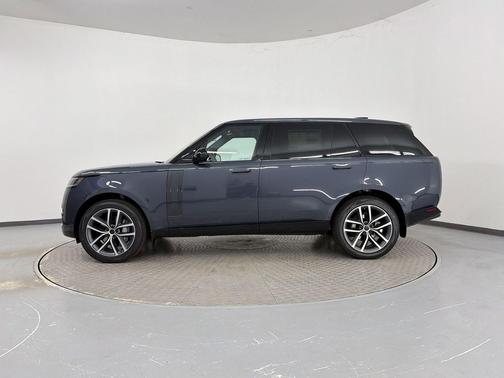Varesine Blue Metallic 2026 Land Rover Range Rover P400 SE 7 Seat