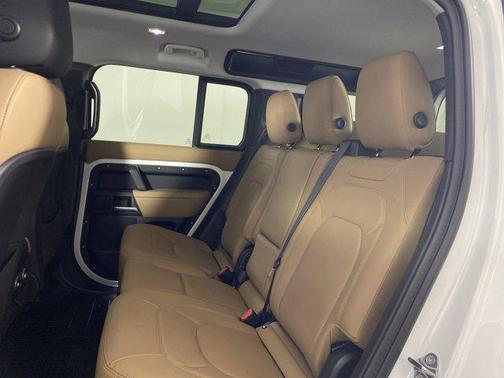 2025 Land Rover Defender 110 P400 X-Dynamic SE