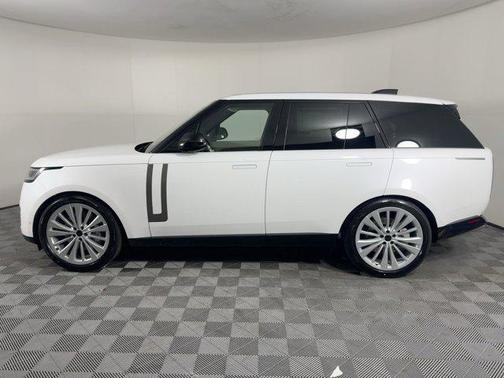 2026 Land Rover Range Rover P530 SE
