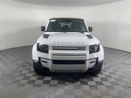 2025 Land Rover Defender 110 P400 S