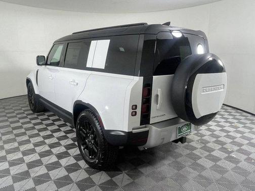 2025 Land Rover Defender 110 P400 S