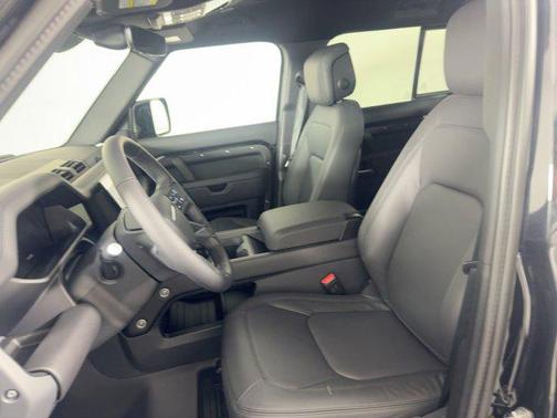 2026 Land Rover Defender P400 X-Dynamic SE