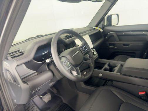 2026 Land Rover Defender P400 X-Dynamic SE