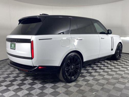 2025 Land Rover Range Rover P530 Autobiography 7 Seat