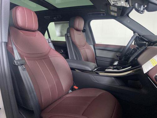 2025 Land Rover Range Rover Sport SE