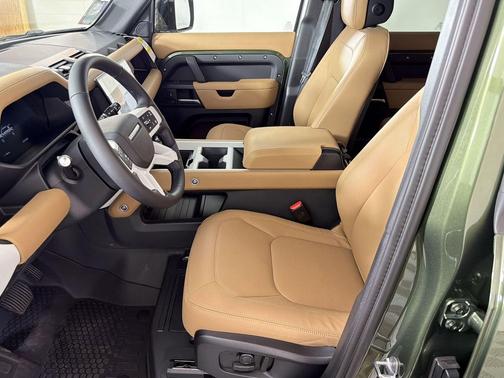 Woolstone Green Metallic 2026 Land Rover Defender P400 X-Dynamic SE