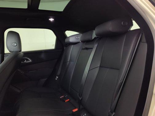 2026 Land Rover Range Rover Velar P400 Dynamic SE