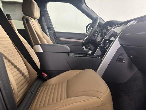2025 Land Rover Discovery P360 Dynamic SE