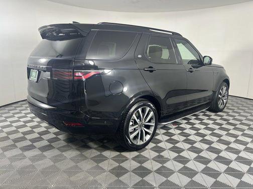 2025 Land Rover Discovery P360 Dynamic SE