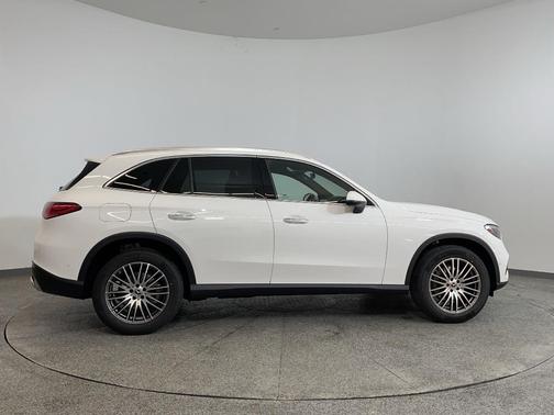 2025 Mercedes-Benz GLC 300 Base