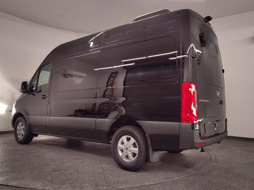 Obsidian Black Metallic 2026 Mercedes-Benz Sprinter 2500 Standard Roof