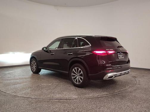 2026 Mercedes-Benz GLC 300 Base