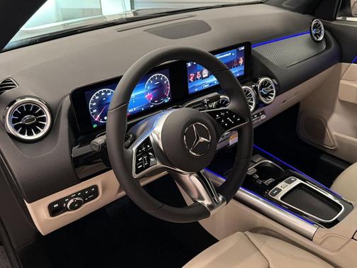 Night Black 2026 Mercedes-Benz GLA 250 4MATIC