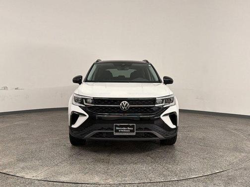 2024 Volkswagen Taos 1.5T SE Black