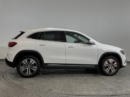 2025 Mercedes-Benz GLA 250 Base