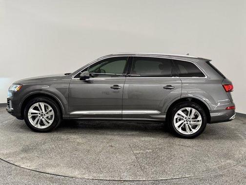 2023 Audi Q7 55 Premium Plus