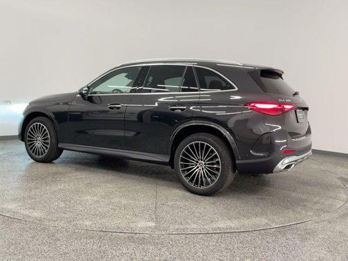 2026 Mercedes-Benz GLC 300 4MATIC