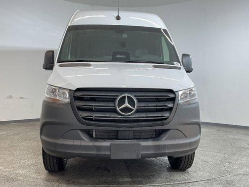 2025 Mercedes-Benz Sprinter 2500 Standard Roof
