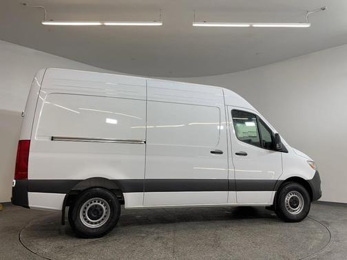 2025 Mercedes-Benz Sprinter 2500 Standard Roof