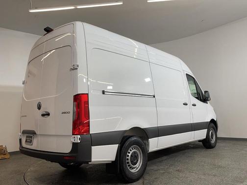 2025 Mercedes-Benz Sprinter 2500 Standard Roof
