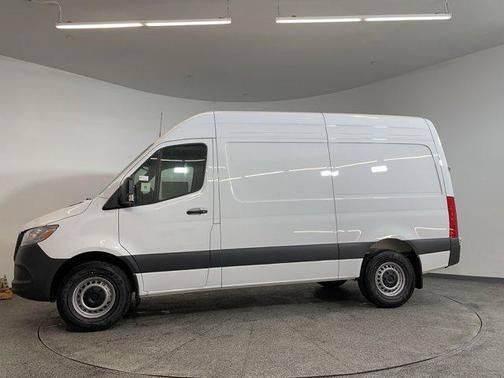 2025 Mercedes-Benz Sprinter 2500 Standard Roof