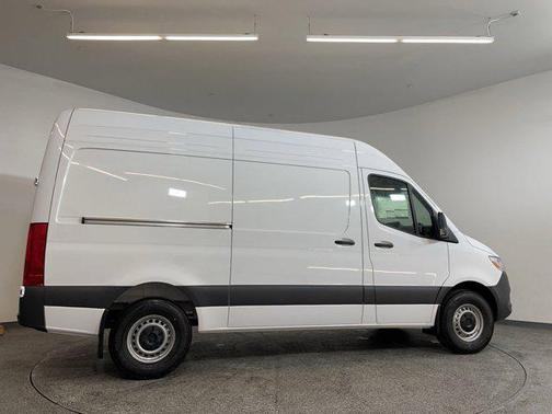 2025 Mercedes-Benz Sprinter 2500 Standard Roof