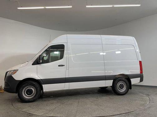 2025 Mercedes-Benz Sprinter 2500 Standard Roof