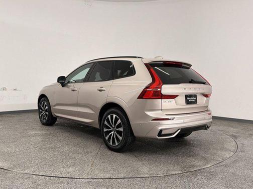 Bright Dusk Metallic 2025 Volvo XC60 B5 Plus