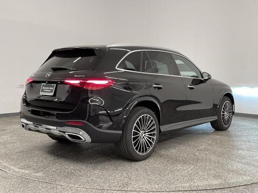 2026 Mercedes-Benz GLC 300 4MATIC