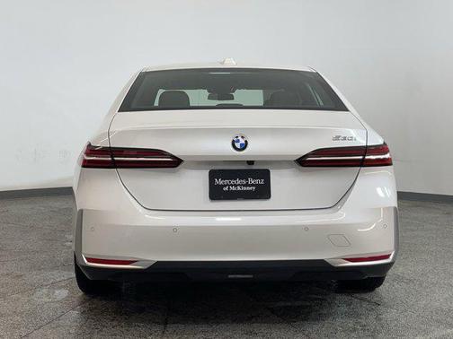 2025 BMW 530 i