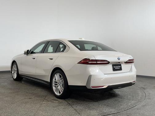 2025 BMW 530 i