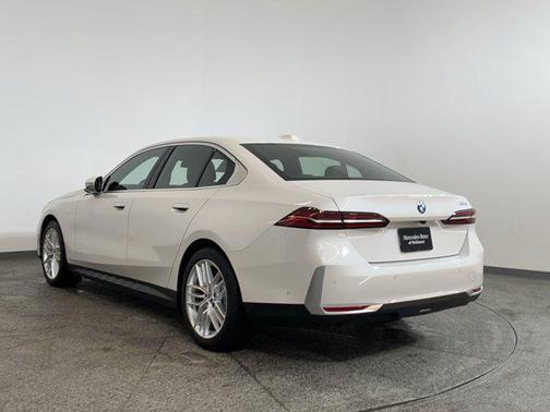 2025 BMW 530 i
