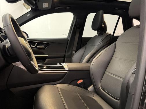 Graphite Grey Metallic 2026 Mercedes-Benz GLC 300 Base